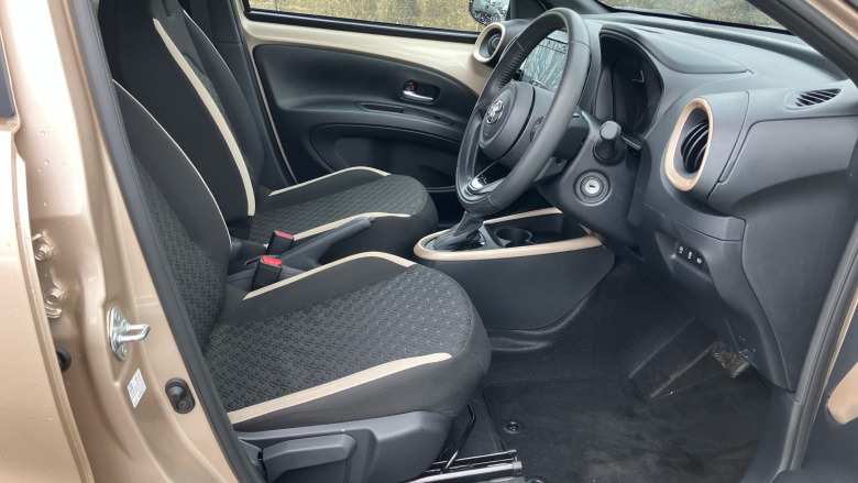 Toyota Aygo X 1.0 VVT-i Edge 5dr Auto Petrol Hatchback